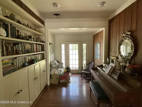 Entry Way - 425 Natchez Ave, Brookhaven, MS 39601 photo 3 of 3