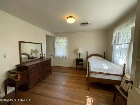 Bedroom - 425 Natchez Ave, Brookhaven, MS 39601 photo 3 of 6