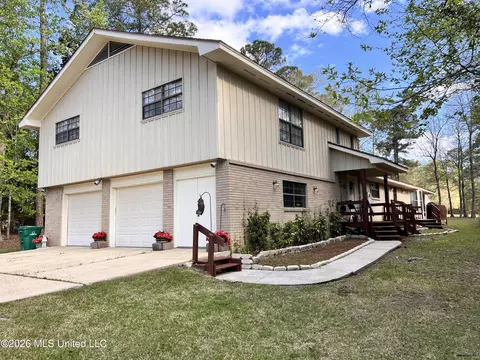 654 Koula Pl, Diamondhead, MS 39525