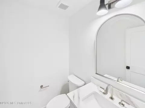 Bath - 14 Breakers Ln, Ridgeland, MS 39157 photo 1 of 5