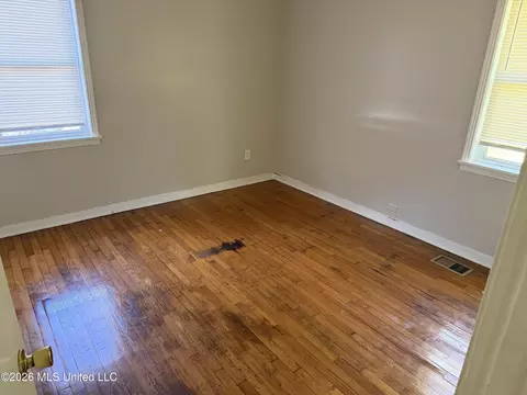 Bedroom - 340 Barnes St, Jackson, MS 39206 photo 2 of 4
