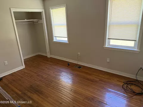 Bedroom - 340 Barnes St, Jackson, MS 39206 photo 3 of 4