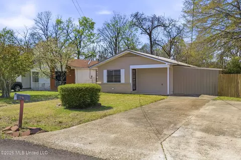 1627 Barnwell St, Yazoo City, MS 39194