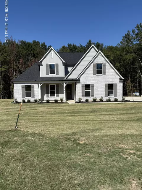 309 Centerline Roper Lp, Byhalia, MS 38611