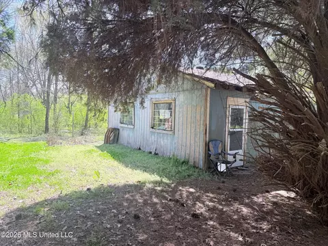 2943 Plum Point Rd, Southaven, MS 38672
