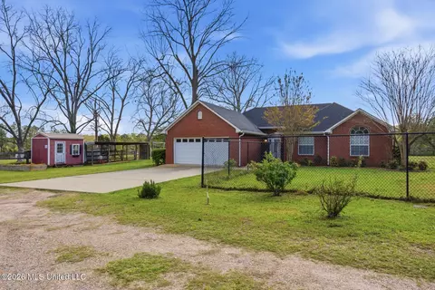 Exterior - 116 Vaughn Dr, Lucedale, MS 39452 photo 2 of 10