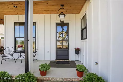 Exterior - 272 Arbor Trl, Brandon, MS 39047 photo 5 of 11