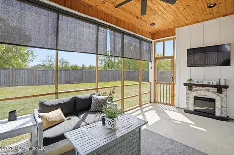Exterior - 272 Arbor Trl, Brandon, MS 39047 photo 7 of 11