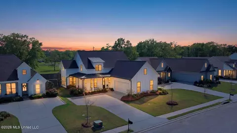 Exterior - 272 Arbor Trl, Brandon, MS 39047 photo 2 of 11