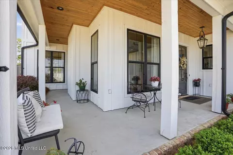 Exterior - 272 Arbor Trl, Brandon, MS 39047 photo 6 of 11