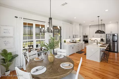 Dining - 272 Arbor Trl, Brandon, MS 39047 photo 3 of 3