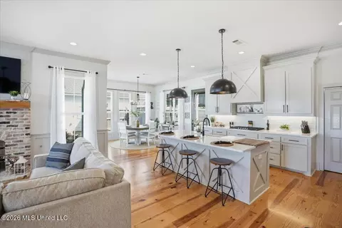 Kitchen - 272 Arbor Trl, Brandon, MS 39047 photo 2 of 7