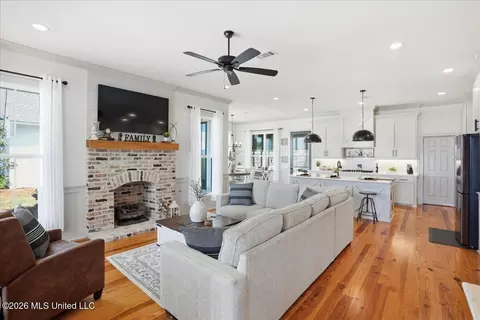 Living - 272 Arbor Trl, Brandon, MS 39047 photo 1 of 2