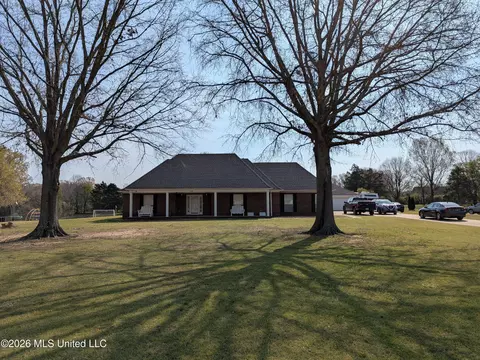 6110 Nellwood Dr, Olive Branch, MS 38654