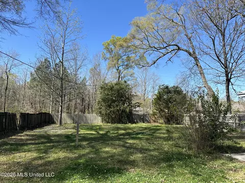 Exterior - 124 Holmar Dr, Brandon, MS 39047 photo 2 of 3