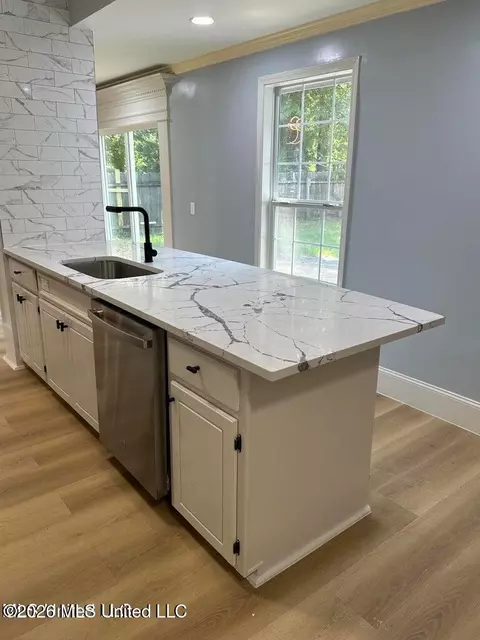 Kitchen - 124 Holmar Dr, Brandon, MS 39047 photo 1 of 2