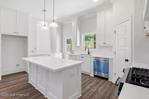 Kitchen - 139 Bronson Bnd, Flowood, MS 39232 photo 1 of 4