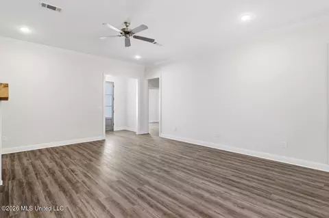 Living - 139 Bronson Bnd, Flowood, MS 39232 photo 2 of 4