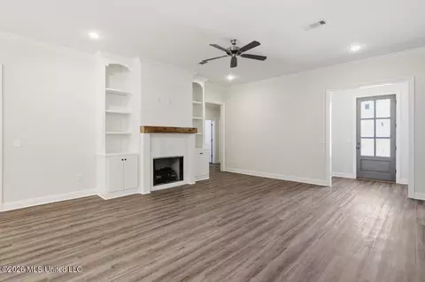 Living - 139 Bronson Bnd, Flowood, MS 39232 photo 3 of 4