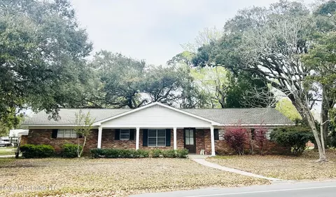 12704 Cambridge Blvd, Ocean Springs, MS 39564