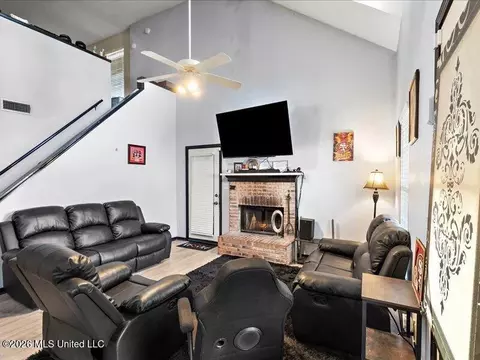 Living - 115 Hidden Crst, Madison, MS 39110 photo 2 of 2