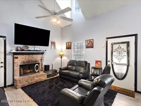Living - 115 Hidden Crst, Madison, MS 39110 photo 1 of 2