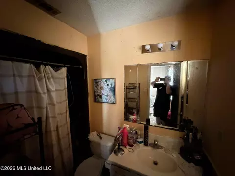Bath - 125 Tara Ln, Lucedale, MS 39452 photo 2 of 2