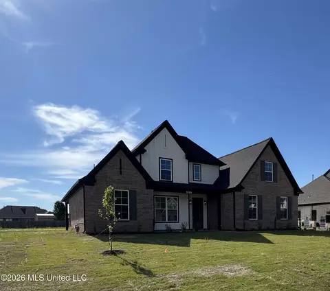 7425 Newbury Dr, Olive Branch, MS 38654