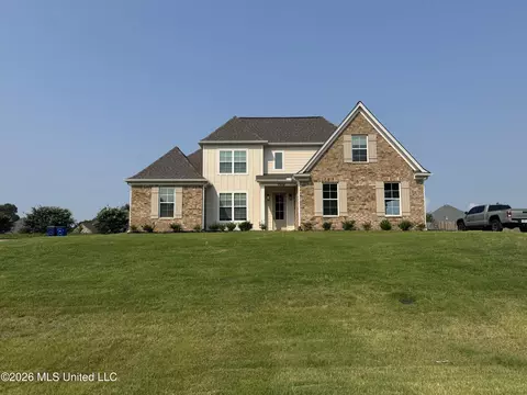 7379 Newbury Dr, Olive Branch, MS 38654