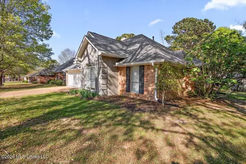 Exterior - 559 Spring Hill Dr, Madison, MS 39110 photo 2 of 7