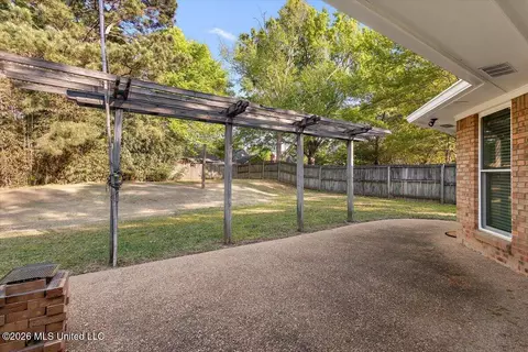 Exterior - 559 Spring Hill Dr, Madison, MS 39110 photo 3 of 7