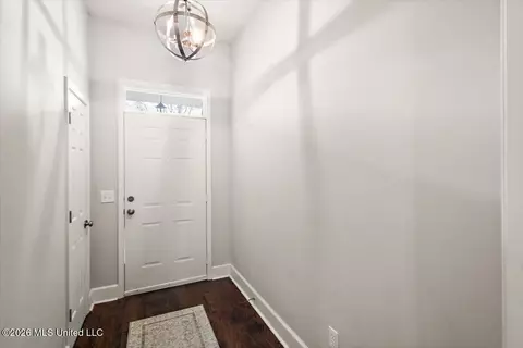 Entry Way - 559 Spring Hill Dr, Madison, MS 39110 photo 1 of 3