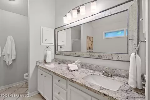 Bath - 559 Spring Hill Dr, Madison, MS 39110 photo 1 of 4