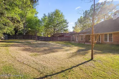 Exterior - 559 Spring Hill Dr, Madison, MS 39110 photo 6 of 7