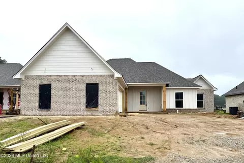 302 Tremont Dr, Florence, MS 39073
