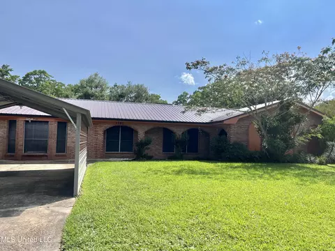 2285 Harkness Ct, Biloxi, MS 39532