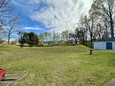 Exterior - 1245 Thousand Oaks Dr, Hernando, MS 38632 photo 8 of 11