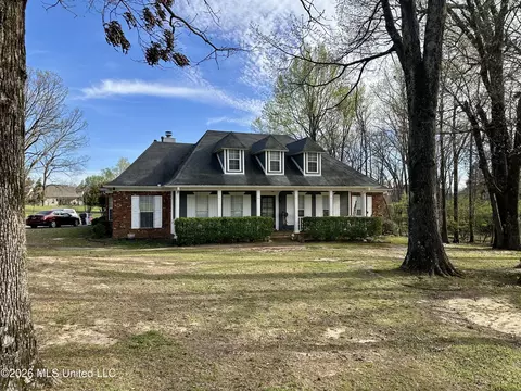 Exterior - 1245 Thousand Oaks Dr, Hernando, MS 38632 photo 2 of 11