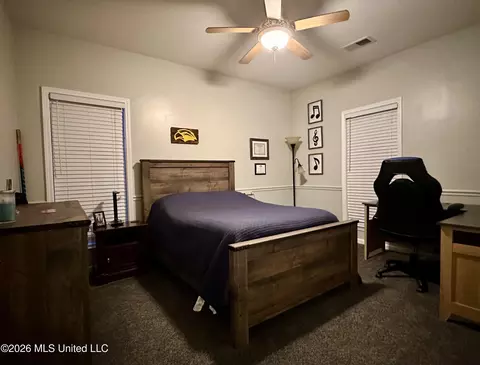 Bedroom - 1245 Thousand Oaks Dr, Hernando, MS 38632 photo 2 of 3