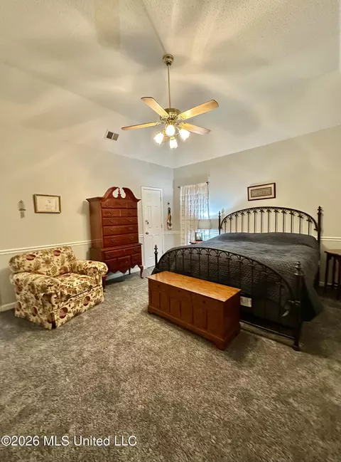 Bedroom - 1245 Thousand Oaks Dr, Hernando, MS 38632 photo 1 of 3