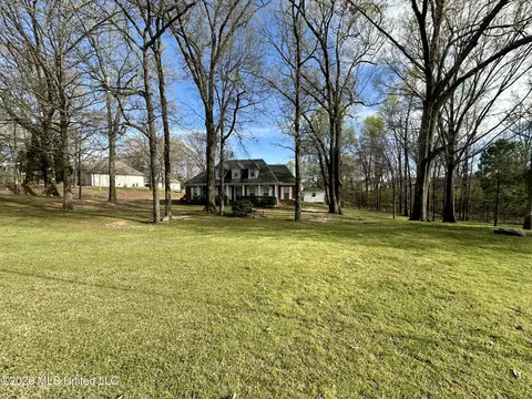 Exterior - 1245 Thousand Oaks Dr, Hernando, MS 38632 photo 11 of 11