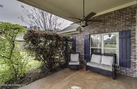 Exterior - 329 Towne St, Brandon, MS 39042 photo 6 of 10