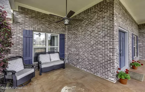 Exterior - 329 Towne St, Brandon, MS 39042 photo 7 of 10