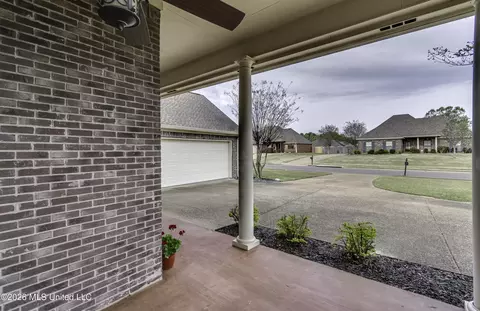 Exterior - 329 Towne St, Brandon, MS 39042 photo 9 of 10