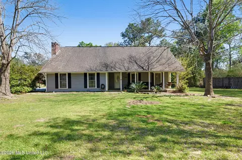 11076 Allen Rd, Gulfport, MS 39503