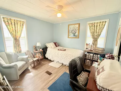Bedroom - 2221 Long St, Grenada, MS 38901 photo 1 of 3