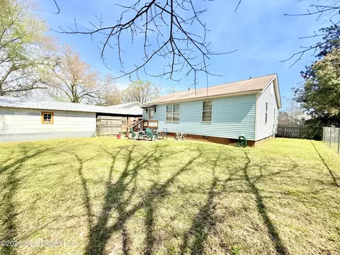 Exterior - 2221 Long St, Grenada, MS 38901 photo 4 of 4