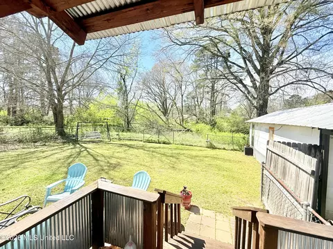 Exterior - 2221 Long St, Grenada, MS 38901 photo 3 of 4