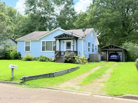 2221 Long St, Grenada, MS 38901