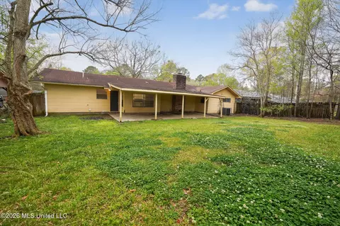 Exterior - 1062 Autumn St, Jackson, MS 39212 photo 5 of 6